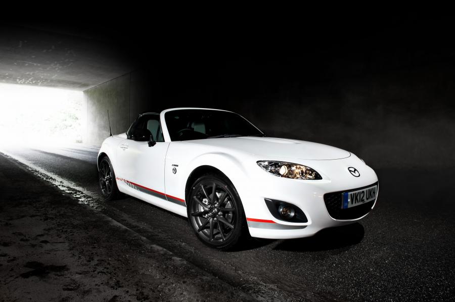  Mazda MX-5 Kuro 2012 года  (UK) (фото 35 из 54)